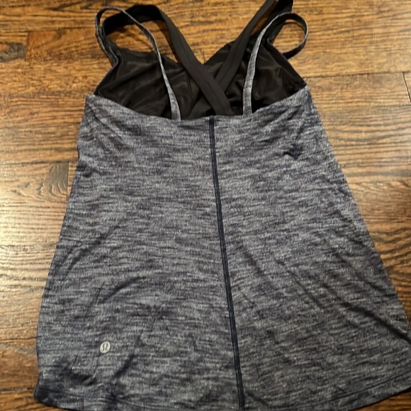 Lululemon Tank Top With A Bra Women Size 4 - Picture 3 of 5